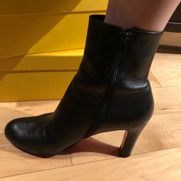 Christian Louboutin black boots - Picture 7 of 7